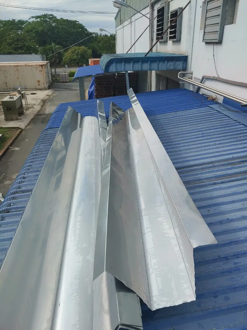 Máng xối inox lắp đặt tại Bình Dương – Xây Dựng Miền Nam